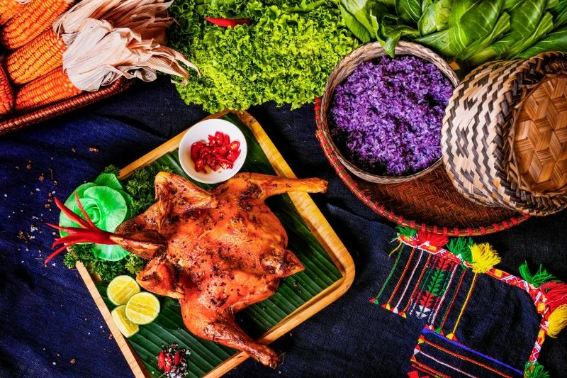 Ẩm thực Tây Bắc mê hoặc du khách bởi sự kết hợp tinh tế giữa sản vật tự nhiên và gia vị núi rừng.
