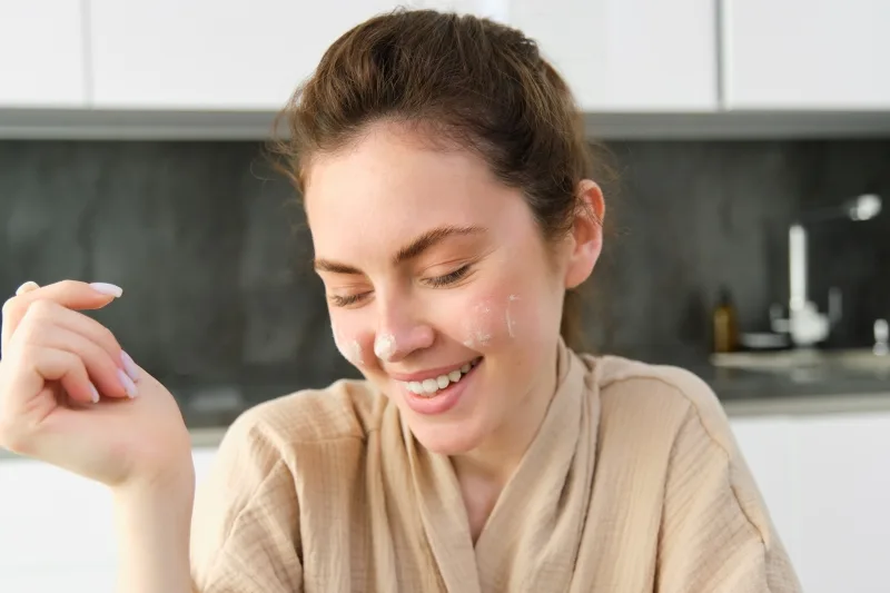 Người mới bắt đầu nên ưu tiên BHA nồng độ thấp và dùng với tần suất 1 lần/tuần.
